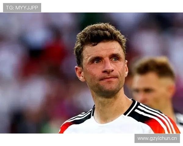 穆勒足球智慧持续提升，战术理解与场上决策备受期待