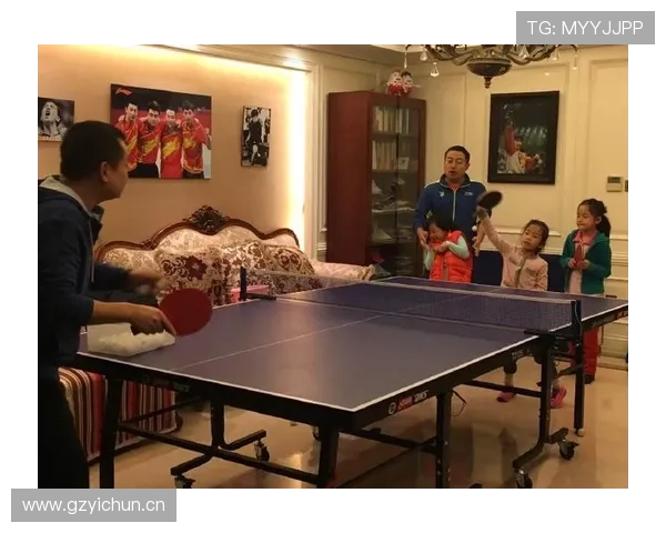刘国梁家的乒乓球桌镶金边？